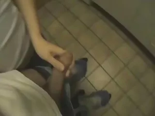 Se ne srame pjege na guzicu, jer narančaste točke, tako sviđa joj dragi često veličanstvenom magarca plavuša crna dubynoy ali prije dobiva fantastičan blowjob, metodologiju za koje zna samo njegova od dodira jezika kurac raste kao kvasac, jaja utapanje u koju sjemene tekućine, noge su uskraćena, kao posljednjoj fazi, a srce mahnito unutar dojke. divovski falus spada u kanal, kao da nema prepreka, stjenke rektuma, sfinktera tamo odavno nema. samo jauk govore o tome da je veličina