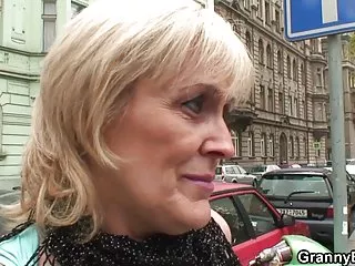 60 godina putuje ga mladi pijetao pre sex lesbian slike